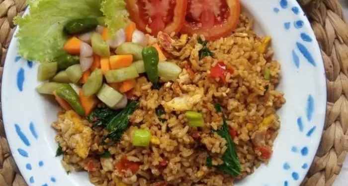 Rekomendasi nasi goreng Jawa di Malang yang menawarkan cita rasa otentik kuliner khas Jawa yang enak dan gurih./Foto: Pinterest/Ima Cho
