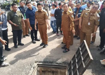 Trotoar Suhat