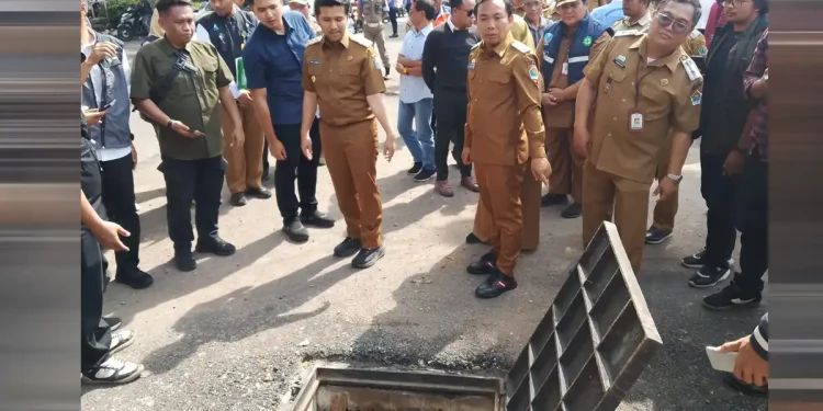 Trotoar Suhat