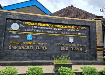 Konflik yayasan