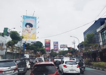 Ilustrasi reklame yang ada di Kota Malang. (Foto/M Sholeh)