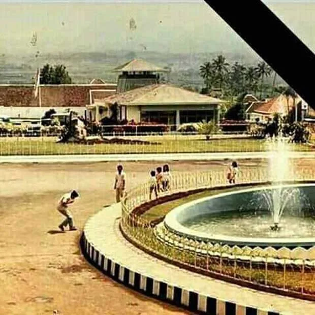 Penampakan Alun-alun Batu era 1980. Foto: Courtesy Bambang Haryanto via Batukita.com
