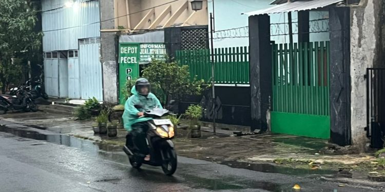 Prakiraan cuaca Malang, terutama di Kota Malang pada Senin, 16 Februari 2026 diperkirakan merata hujan ringan. /Foto: Tugumalang.id/Bagus Rachmad Saputra.