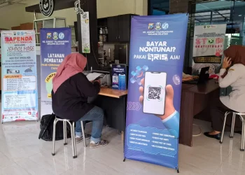 Layanan pembayaran pajak kendaraan bermotor oleh Bapenda di RSUD Kanjuruhan. Foto: Aisyah Nawangsari Putri