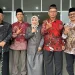 Rektor UIN Malang, Prof. Dr. Hj. Ilfi Nurdiana, S.Ag, M.Si bersama mantan rektor UIN Malang di periode sebelumnya sebagai bentuk penegasan akan penguatan fondasi visi dan misi kampus yang berkelanjutan. /Foto: Dok. UIN Malang