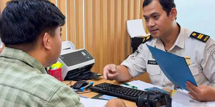 Pelayanan di kantor imigrasi. Foto/dok. Imigrasi