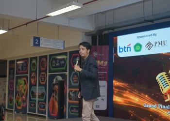 Wawan Saktiawan dalam penampilannya sebagai Guest Star Grand Final Stand Up Comedy Malang Jeh (STMJ) 2026 di Gedung MCC (dok. TugumalangID)