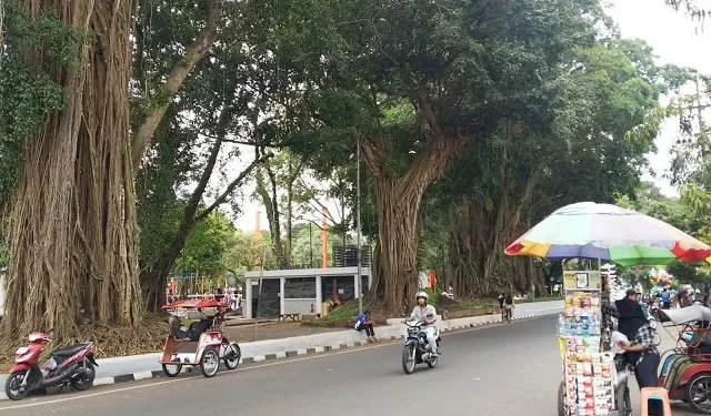 Jalan Merdeka Selatan, Kota Malang yang rencananya akan jadi zona PKL. (Foto/M Sholeh)