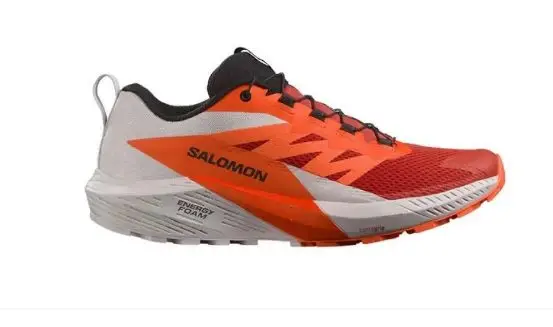 Sepatu Trail Running Salomon. Foto/dok