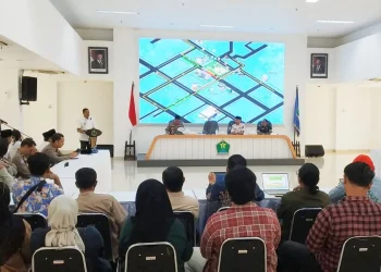 Rakor Forum Lalu Lintas dan Angkutan Jalan (FLLAJ) dalam pembahasan rencana penempatan PKL di Alun Alun Merdeka Malang. (Foto/M Sholeh)