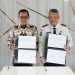 Wali Kota Batu Nurochman saat menandatangni nota kesepahaman pelaksanaan hukuman pidana kerja sosial bersama Bapas Kelas I Malang. Foto: Prokopim KWB