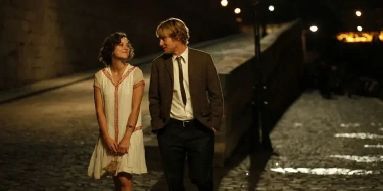 Salah satu scene di film time travel romantis yang berjudul Midnight in Paris. (Foto: Pinterest)