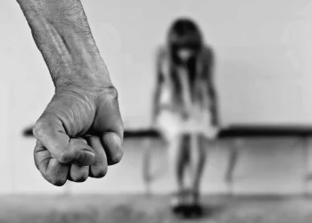 Ilustrasi pelecehan seksual dalam kasus sumpah pocong. Foto: pixabay.com/Alexas fotos