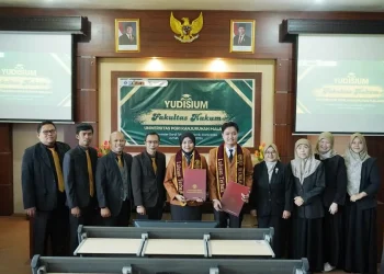Lulusan FH Unikama yang mengikuti Yudisium Semester Ganjil 2025/2026 diharapkan dapat memiliki integritas dan bertanggung jawab dalam penegakan keadilan. /Foto: Dok. Unikama