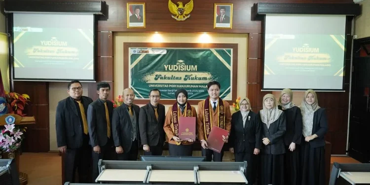 Lulusan FH Unikama yang mengikuti Yudisium Semester Ganjil 2025/2026 diharapkan dapat memiliki integritas dan bertanggung jawab dalam penegakan keadilan. /Foto: Dok. Unikama