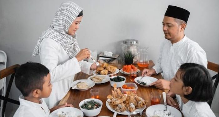 Jadwal buka puasa Malang Raya hari Sabtu, 21 Februari 2026 lengkap dengan keutamaan puasa hari ketiga Ramadan. /Foto: Freepik.