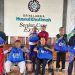 Para lansia di Griya Lansia Husnul Khatimah menerima bantuan sembako dari BRI. Foto: BRI Malang