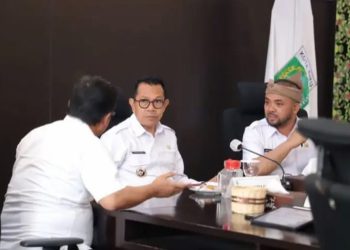 Duet kompak Mbatu Sae, Nurochman - Heli Suyanto mengantar UMKM Kota Batu go global. Foto: Dok.