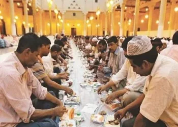 Jadwal buka puasa Malang Raya hari Rabu, 4 Maret 2026 dan keutamaan puasa hari ke-14 Ramadan. /Foto: Pinterest/Essam Sayed Mohamed