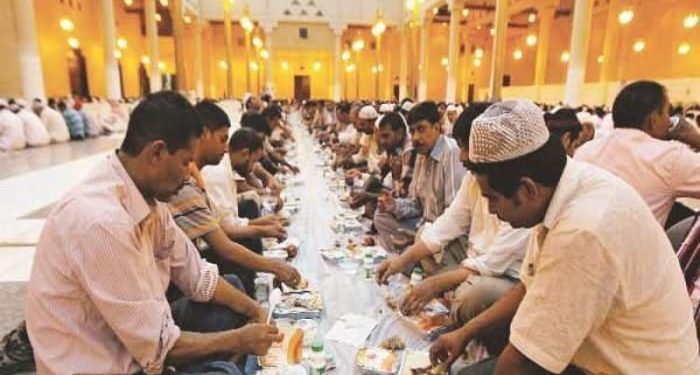 Jadwal buka puasa Malang Raya hari Rabu, 4 Maret 2026 dan keutamaan puasa hari ke-14 Ramadan. /Foto: Pinterest/Essam Sayed Mohamed