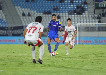Arema FC takluk 3-4 dari Bali United dalam laga pekan ke-24 BRI Super League 2025/2026 di Stadion Kanjuruhan, Malang pada Jumat (6/3/2026). /Foto: Tugujatim.id/Dani Kristian Wardhana.
