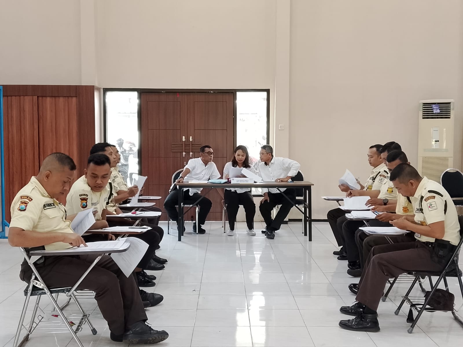 Antusias peserta uji kompetensi LSP P-2 Sekuriti PP Polri di BLK Singosari Malang. (Foto/M Sholeh)