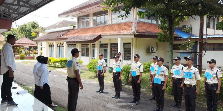 Kepala Tempat Uji Kompetensi Mandiri Jawa Timur, Kombes Pol (Purn) Sukarsan, S.H., M.H., membuka Uji Kompetensi LSP P-2 Sekuriti PP Polri di BLK Singosari Malang. (Foto/M Sholeh)