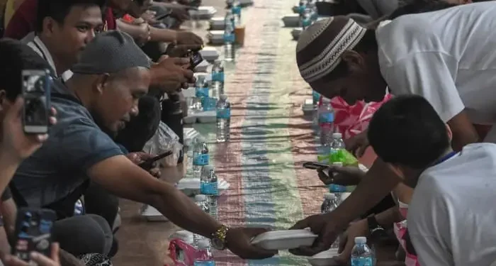Daftar masjid di Kedungkandang, Kota Malang yang menyediakan takjil gratis selama bulan suci Ramadan./Foto: Pinterest/Sophie.