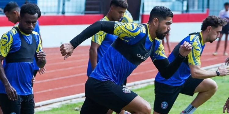 Duel Arema FC vs Bali United tersaji di pekan ke-24 BRI Super League 2025/2026. /Foto: Instagram @aremafcofficial.