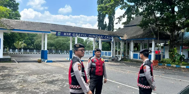 Polisi siaga di Terminal Talangagung Kepanjen. Foto: Polres Malang