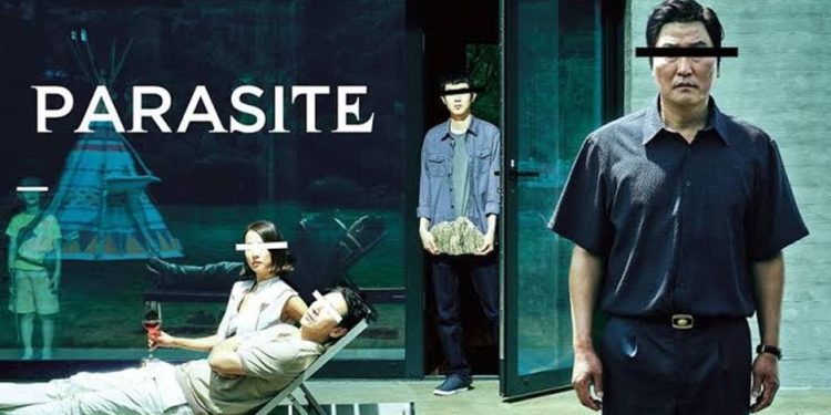 Poster dari salah satu film korea dengan plot twist tak terduga yang berjudul Parasite. (Foto: Pinterest)