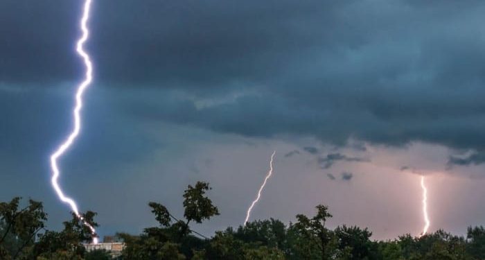 Prakiraan cuaca Malang, terutama di Kota Malang pada Rabu, 4 Maret 2026 yang diperkirakan berpotensi terjadi hujan ringan. /Foto: Pinterest/Quando Si Panta
