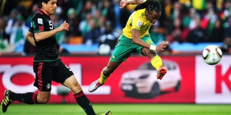 Siphiwe Tshabalala, pemain timnas Afrika Selatan saat mencetak gol spektakuler di gawang Meksiko. (Foto/Instagram Siphiwe Tshabalala)