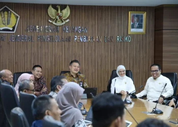 Wali Kota Malang, Wahyu Hidayat, dan DPRD Kota Malang saat melakukan pertemuan dengan Kementerian Keuangan RI. (Foto/dok. Prokopim Setda Kota Malang)