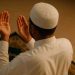 PBNU terbitkan surat instruksi melaksanakan Qunut Nazilah di seluruh Indonesia sebagai bentuk respons atas situasi di Timur Tengah yang memanas pasca serangan militer Israel-AS ke Iran. /Foto: Pinterest/Samvadika