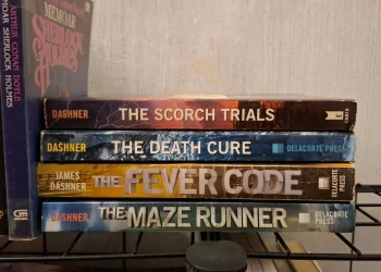 Koleksi seri novel Maze Runner. Foto: Aisyah Nawangsari Putri