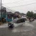Kondisi banjir di kawasan Jalan Hamit Rusdi Kota Malang. (Foto/M Sholeh)