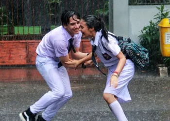 Cuplikan adegan Nathan dan Salma di Dear Nathan, kisah remaja dengan tema benci jadi cinta. (Foto: Pinterest)