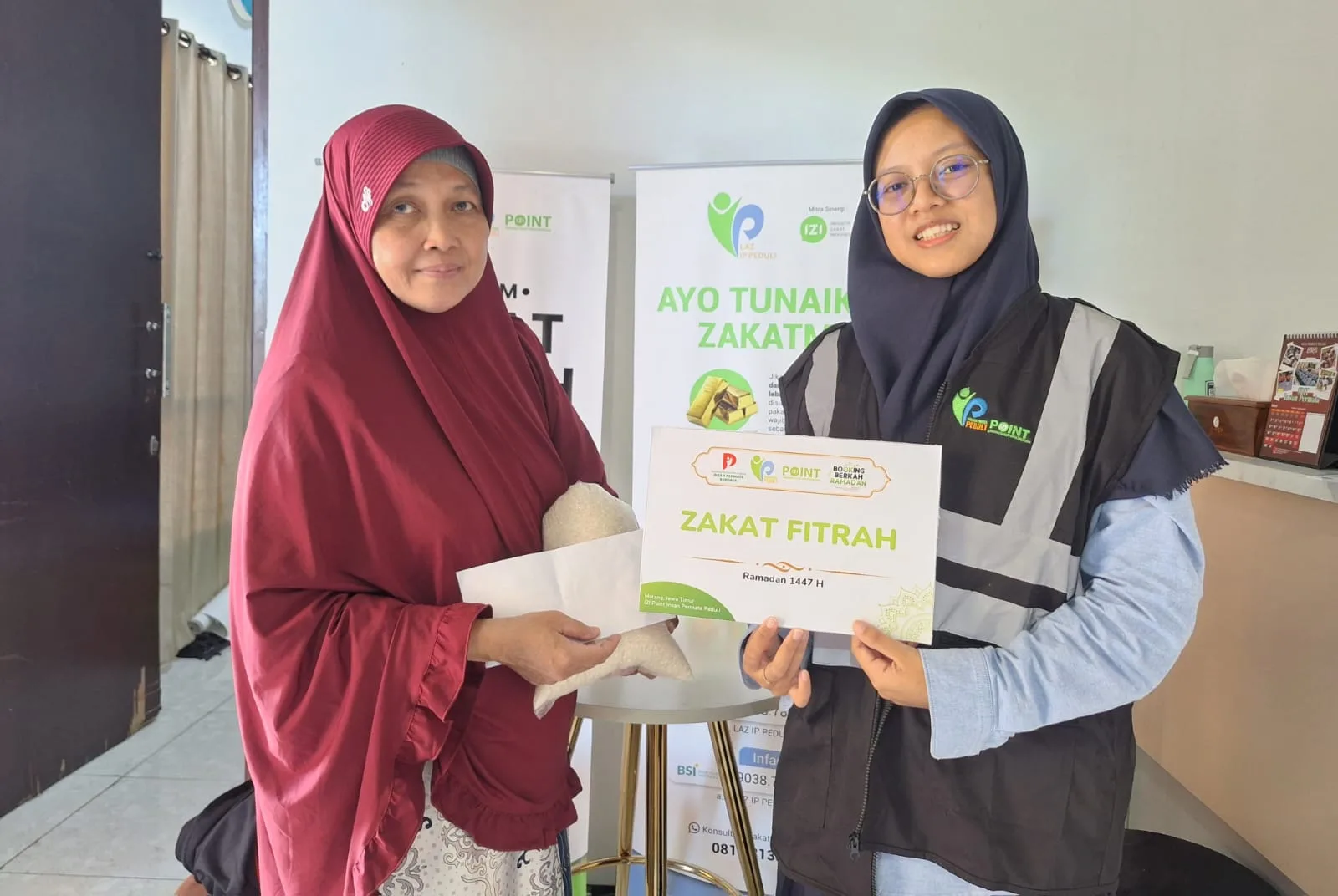 Distribusi zakat yang dilaksanakan Yayasan Insan Permata Malang. /Foto: Dok. Yayasan Insan Permata Malang.
