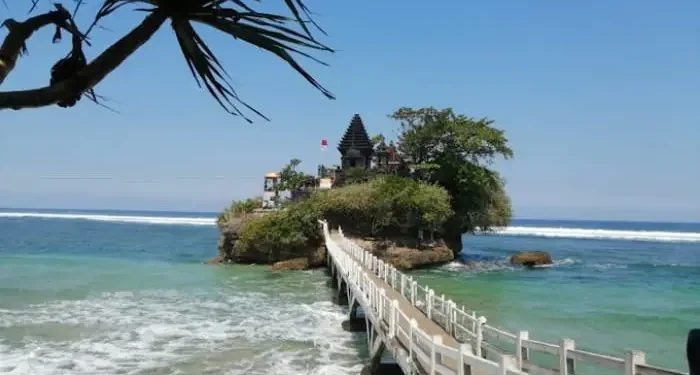 Pantai di Malang