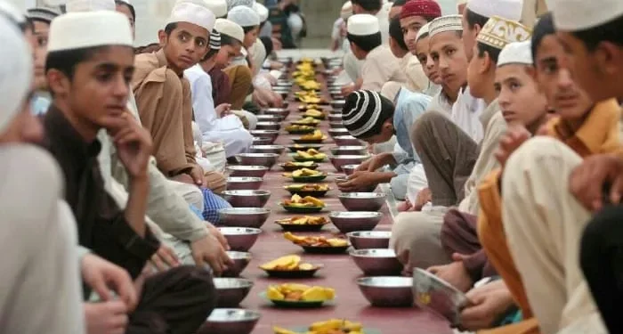 Jadwal buka puasa Malang Raya hari Minggu, 8 Maret 2026 dan keutamaan puasa hari ke-18 Ramadan. /Foto: Pinterest