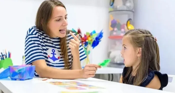 PSLC ungkap pentingnya pemahaman orang tua tentang perbedaan speech delay dan gangguan bahasa dalam mendukung tumbuh kembang anak. /Foto: Pinterest/loshea121.
