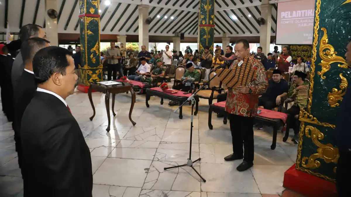Pembacaan sumpah pelantikan pengurus KONI