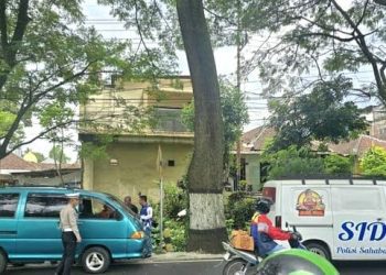 Solusi Gratis Satlantas Polres Batu Buat Pemudik Atasi Kendaraan Mogok hingga Kehabisan Bensin