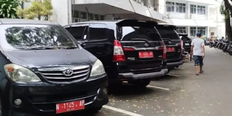 Mobil dinas