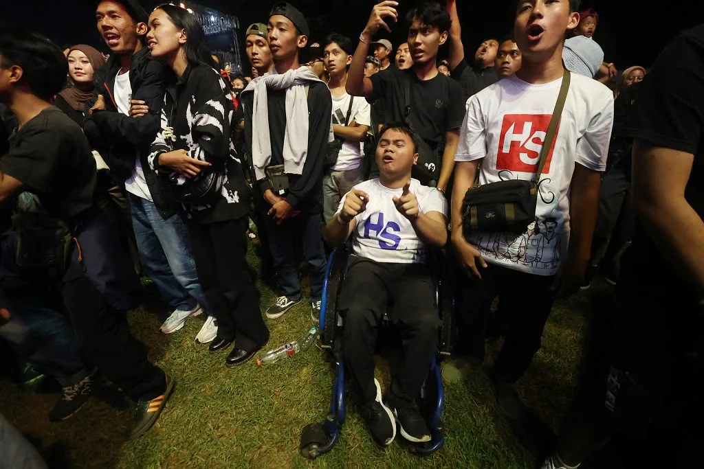Penampilan Slank dalam konser di Lapangan Rampal Kota Malang. (Foto/ist)