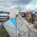 Wali Kota Malang, Wahyu Hidayat saat melakukan penanganan retakan pagar Pasar Besar. (Foto/M Sholeh)