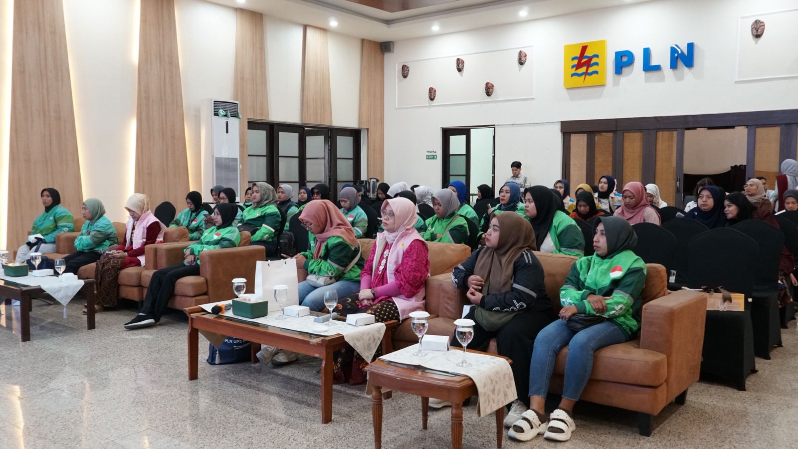 Sosialisasi PLN UP 3 tentang keselamatan Ketenagalistrikan bagi Ojek Online. Foto/dok