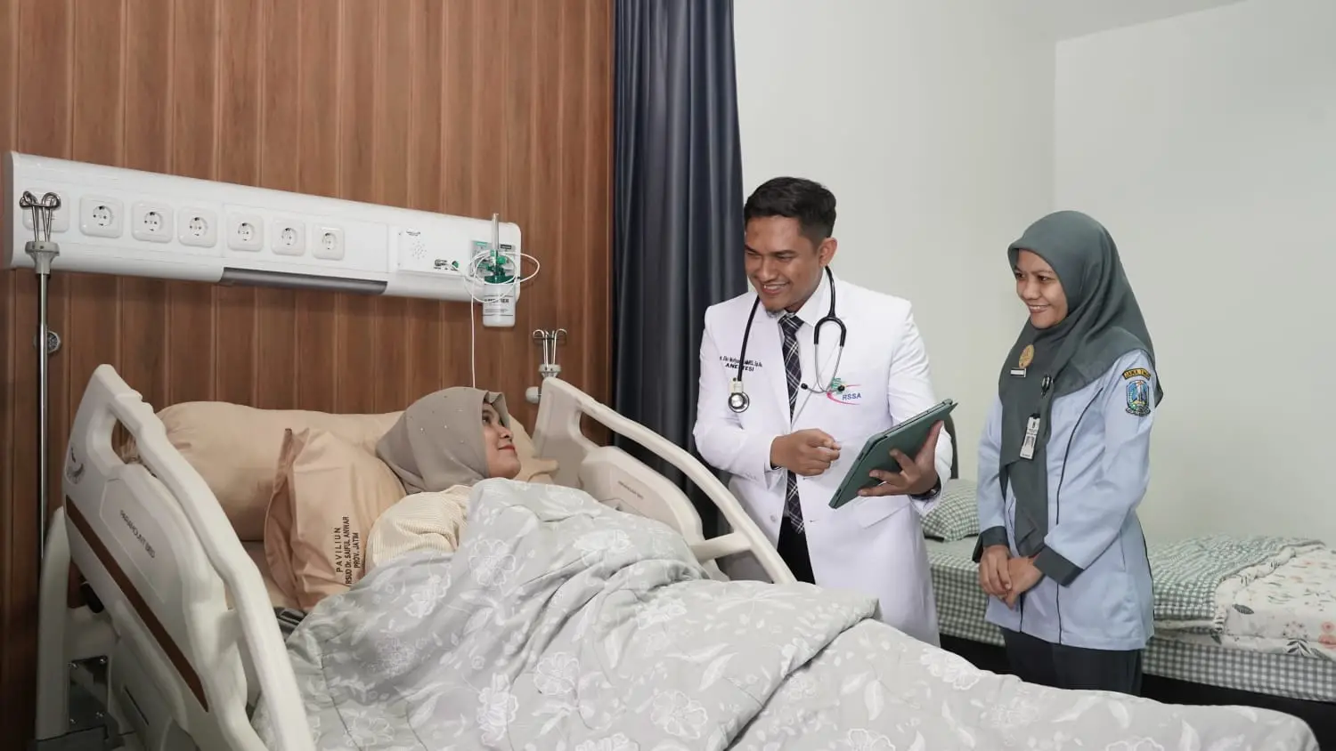 Layanan kesehatan di Grand Paviliun RSSA yang membuat pasien merasa lebih nyaman dan aman. /Foto: Dok. RSSA.