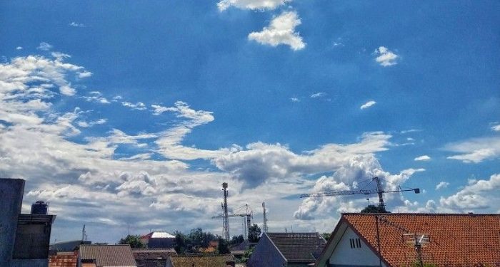 Prakiraan cuaca Malang, terutama di Kota Malang pada hari Senin, 13 April 2026 diperkirakan dalam kondisi cerah. /Foto: Pinterest/Desy Amalia